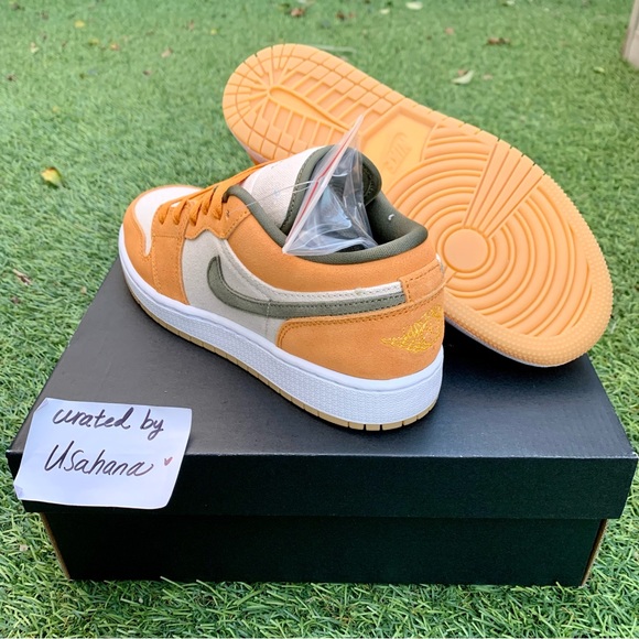 Nike Air Jordan 1 low GS curry olive shoes (big kids)